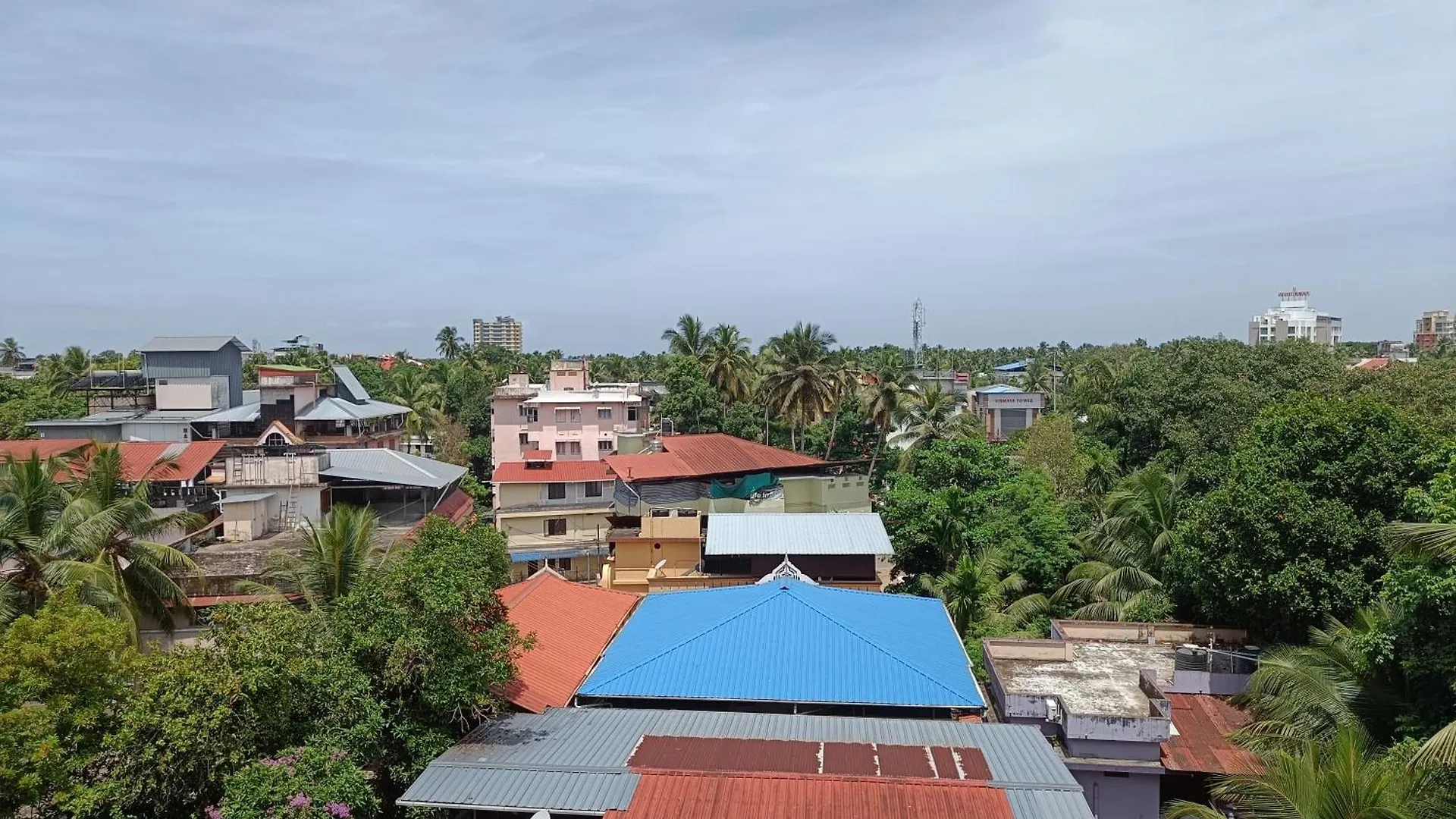 2 Bhk Furnished Flat - 200 M To Guruvayur Temple - For Families Only Διαμέρισμα