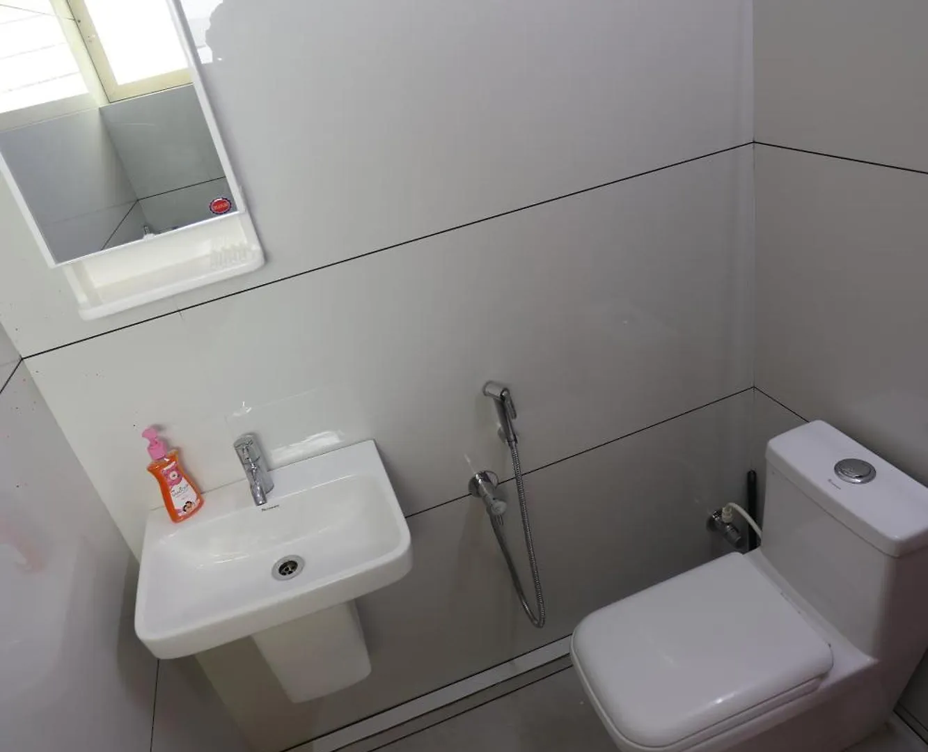 2 Bhk Furnished Flat - 200 M To Guruvayur Temple - For Families Only Apartment 0*,  India