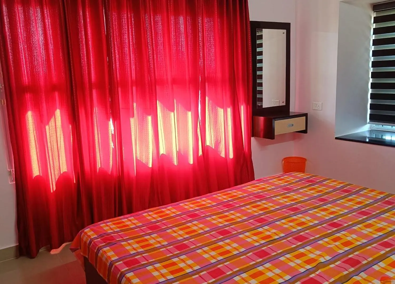 2 Bhk Furnished Flat - 200 M To Guruvayur Temple - For Families Only Apartment