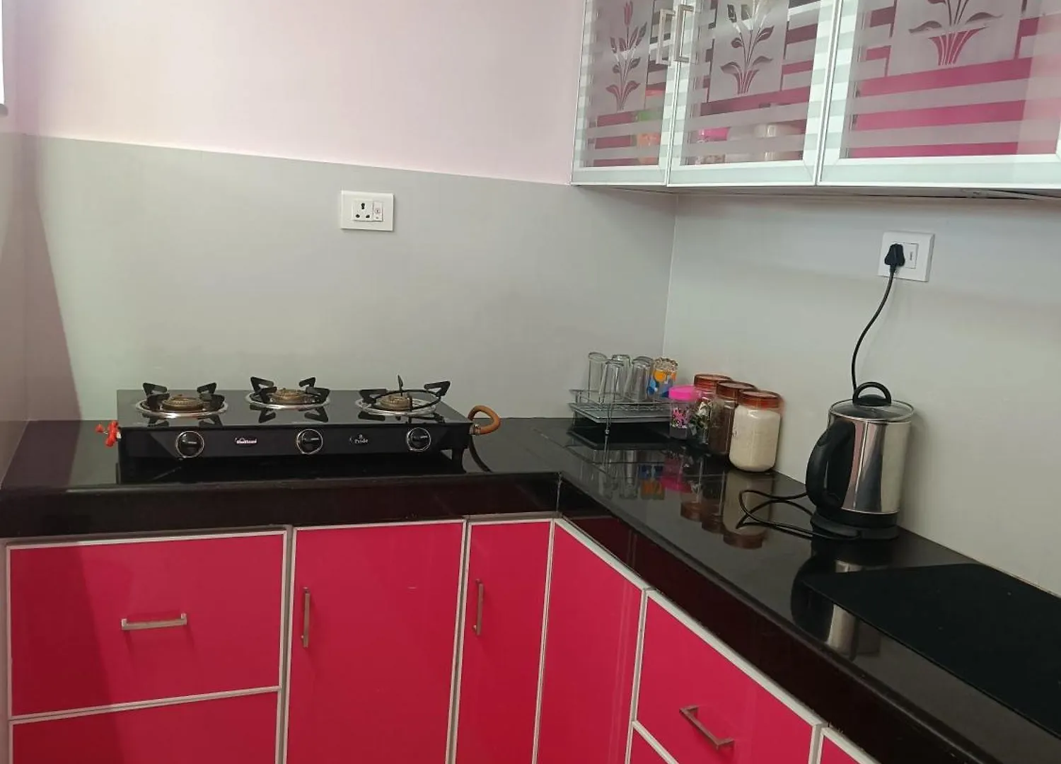 2 Bhk Furnished Flat - 200 M To Guruvayur Temple - For Families Only Apartment India
