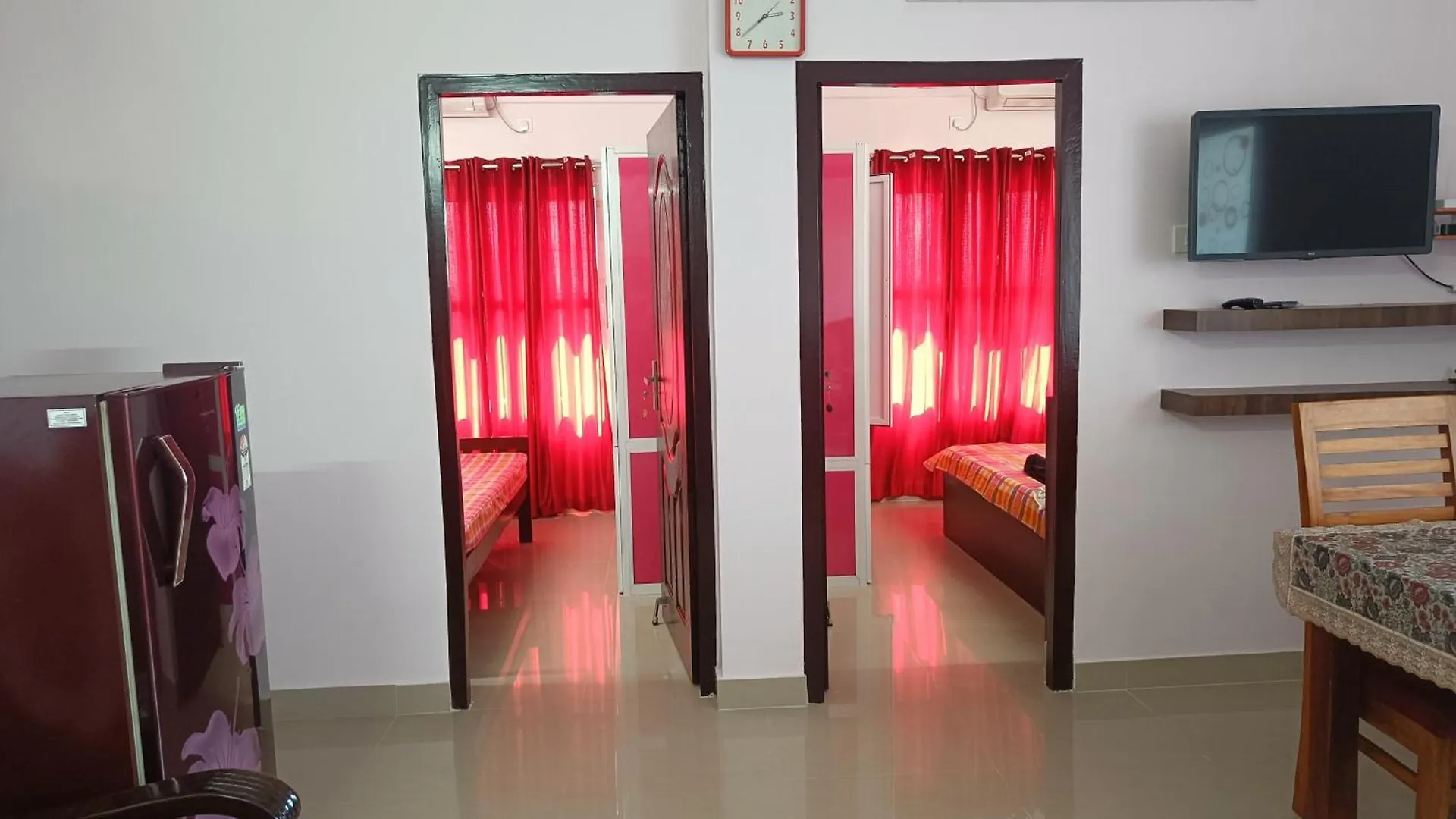 2 Bhk Furnished Flat - 200 M To Guruvayur Temple - For Families Only Apartment