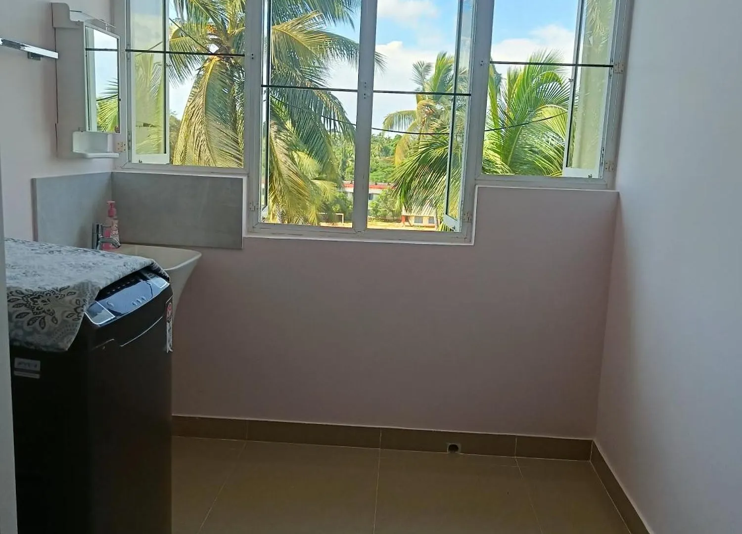 2 Bhk Furnished Flat - 200 M To Guruvayur Temple - For Families Only Apartment 0*,