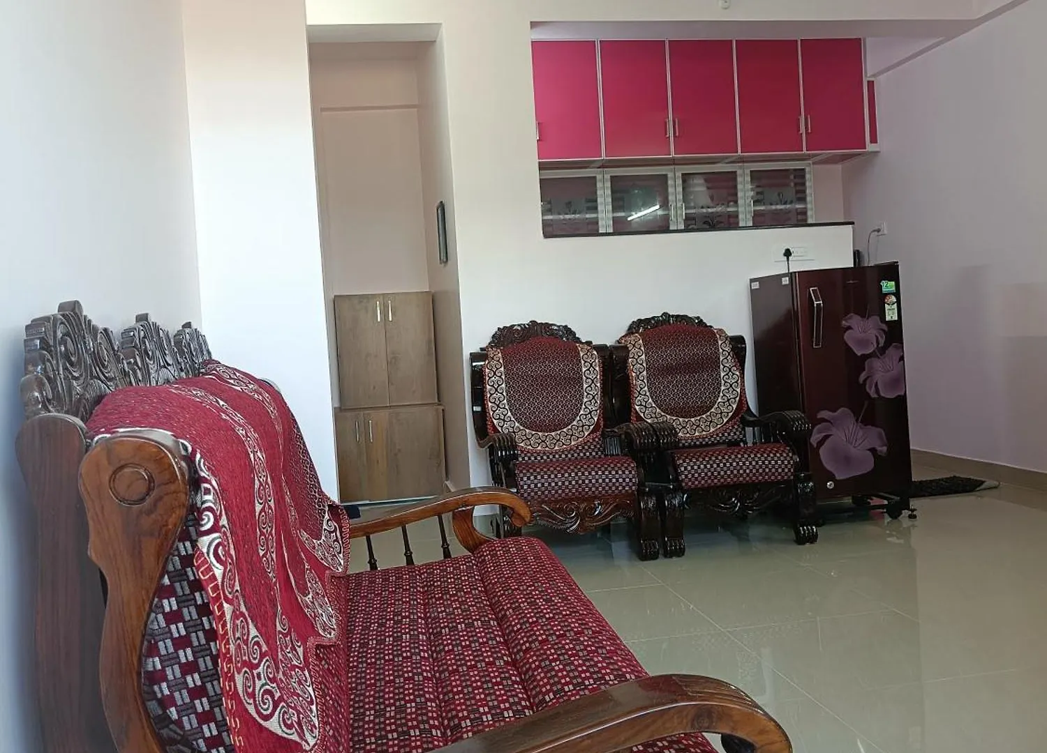 2 Bhk Furnished Flat - 200 M To Guruvayur Temple - For Families Only Διαμέρισμα