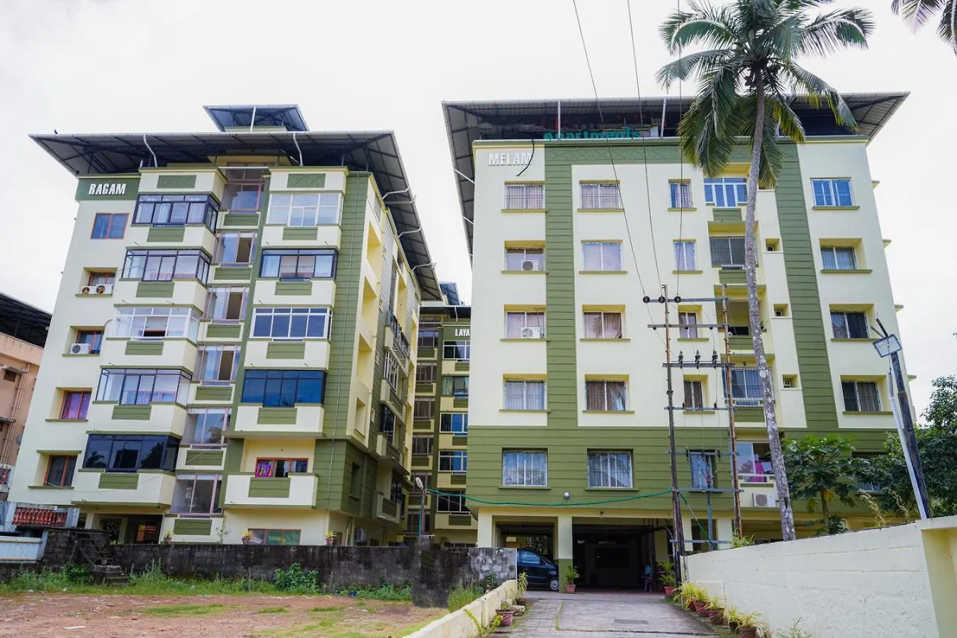 2 Bhk Furnished Flat - 200 M To Guruvayur Temple - For Families Only Διαμέρισμα