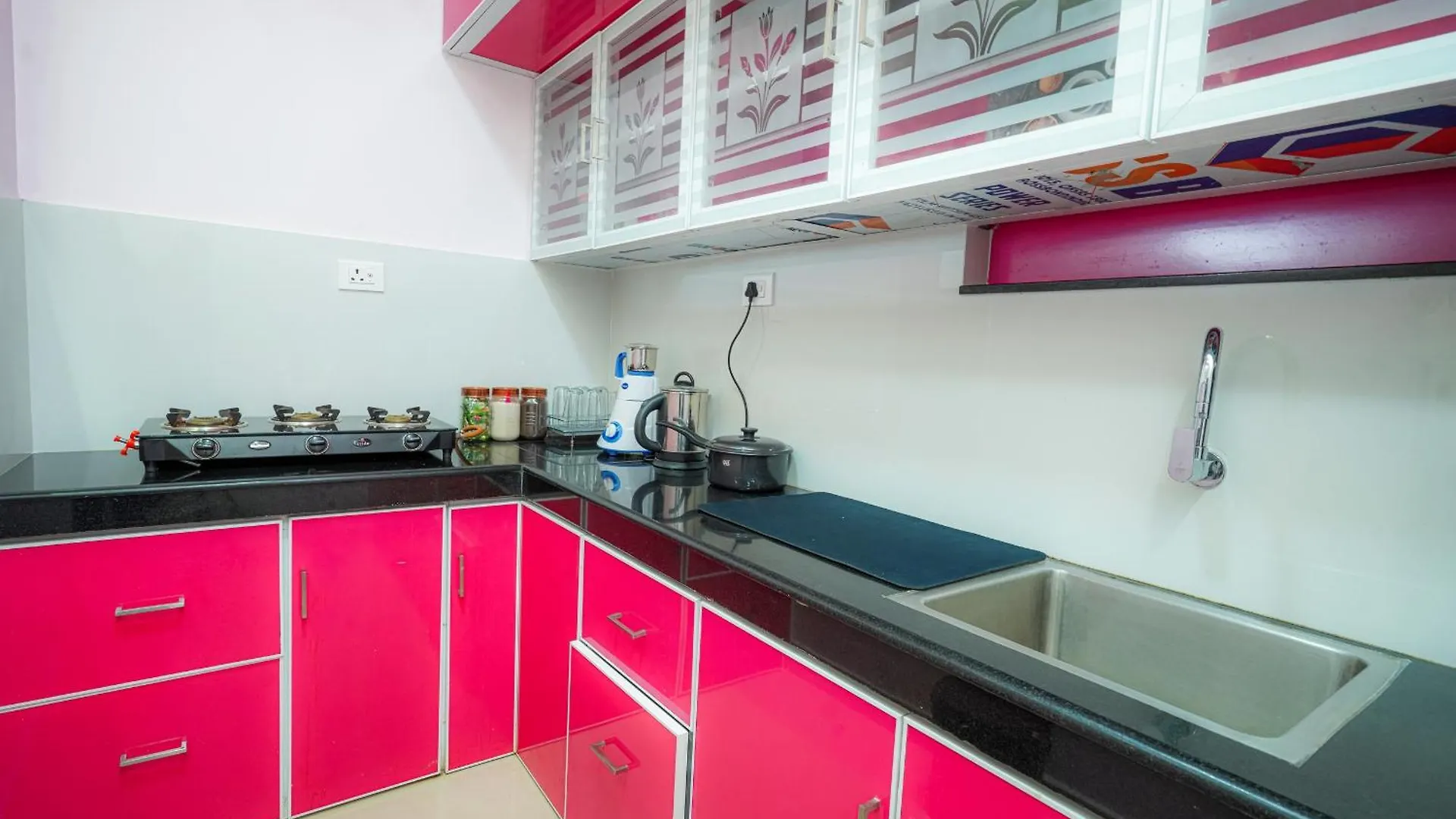 2 Bhk Furnished Flat - 200 M To Guruvayur Temple - For Families Only Apartment 0*,  India