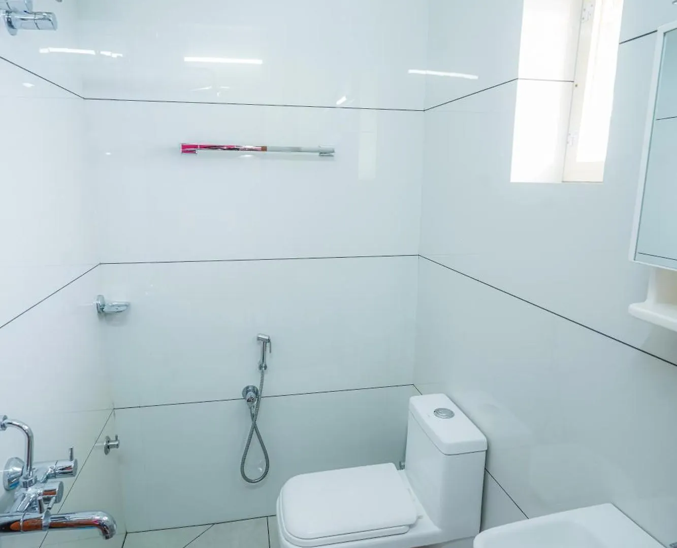 2 Bhk Furnished Flat - 200 M To Guruvayur Temple - For Families Only Apartment India